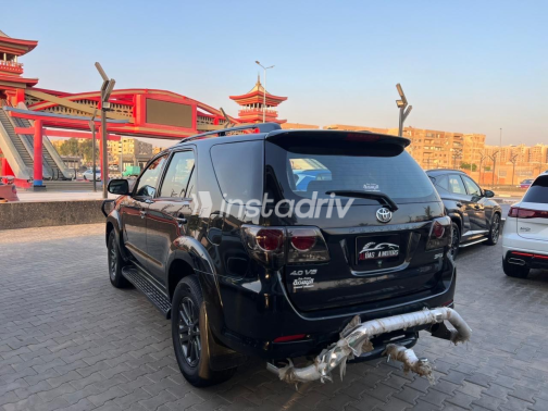 Toyota Fortuner 2014 Black Automatic Used for Sale in Nasr city - 4
