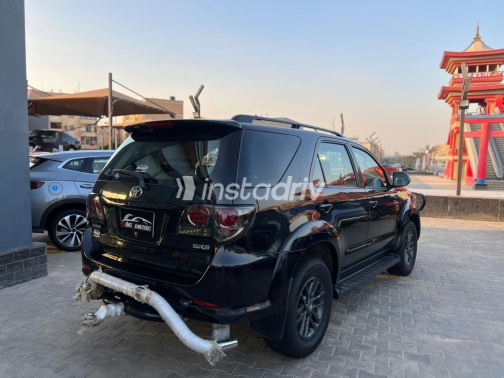 Toyota Fortuner 2014 Black Automatic Used for Sale in Nasr city - 7