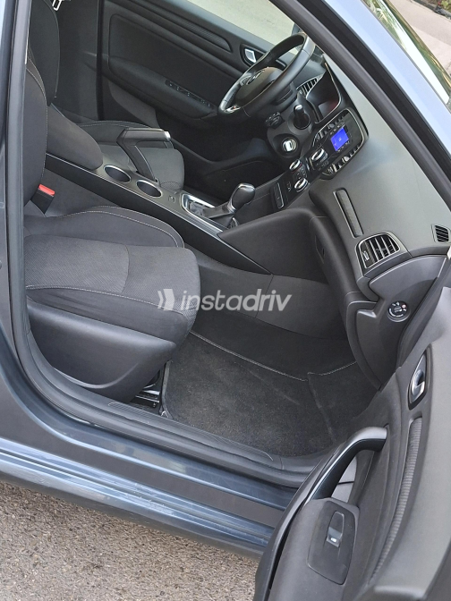 رينو ميجان 2022 أبيض CVT مستعملة للبيع في مصر الجديدة - 2