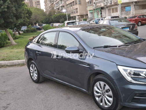 رينو ميجان 2022 أبيض CVT مستعملة للبيع في مصر الجديدة - 9