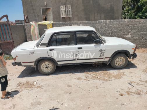 لادا 2105 1994 أبيض يدوي مستعملة للبيع في أبو حمص - 2