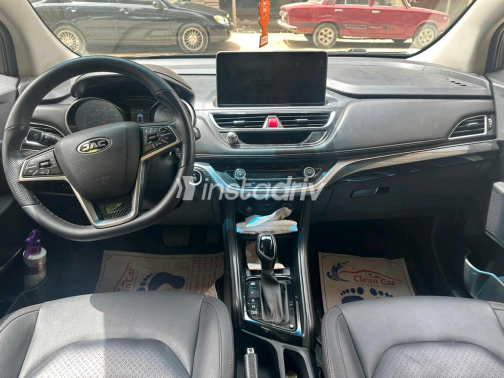 جاك JS3 2022 بني أوتوماتيك مستعملة للبيع في القاهرة - 1
