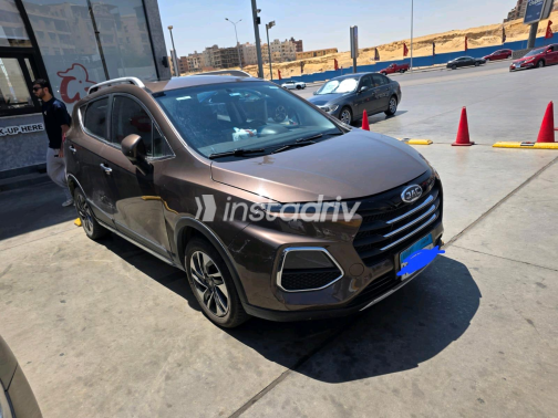 جاك JS3 2022 بني أوتوماتيك مستعملة للبيع في القاهرة - 7