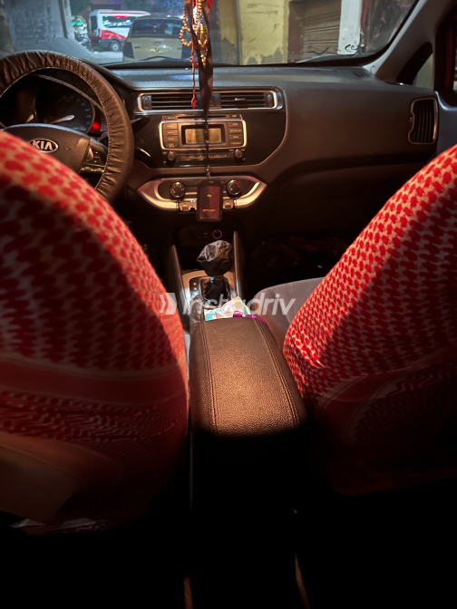 كيا ريو 2016 أبيض أوتوماتيك مستعملة للبيع في إمبابة - 3