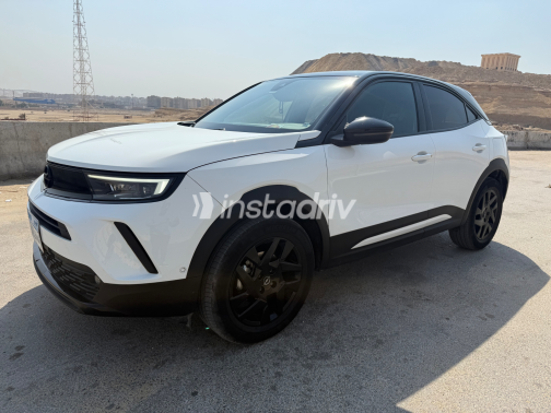Opel Mokka 2024 White Automatic Used for Sale in Maadi - 6
