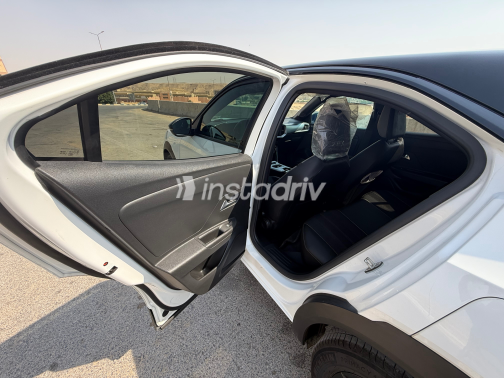 Opel Mokka 2024 White Automatic Used for Sale in Maadi - 7