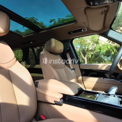 Land Rover Range Rover 2025 Black Automatic Used for Sale in Cairo - 9