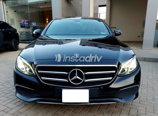 Mercedes E 200 2020 Black Automatic Used for Sale in Nasr city - 5