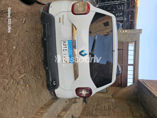 رينو داستر 2021 أبيض CVT مستعملة للبيع في أسوان - 2