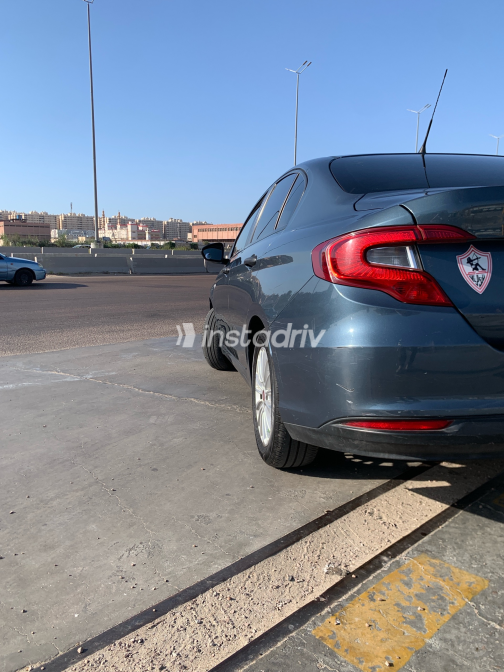 فيات تيبو 2022 أزرق أوتوماتيك مستعملة للبيع في الإسكندرية - 1
