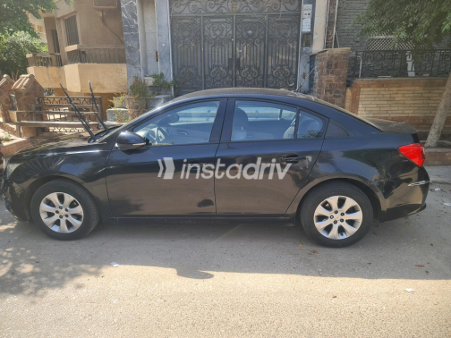 شيفروليه كروز 2016 أسود أوتوماتيك مستعملة للبيع في مصر الجديدة - 1