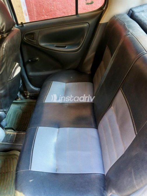 Toyota Echo 2002 Silver Manual Used for Sale in El Salam City - 6