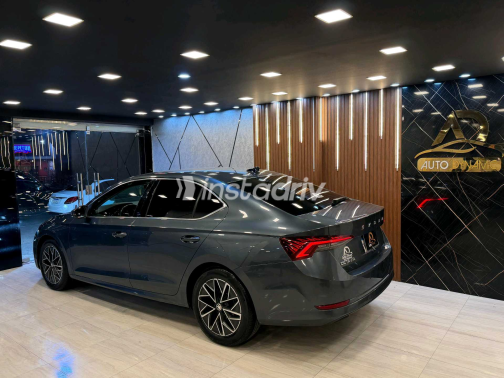 سكودا اوكتافيا 2021 رمادي أوتوماتيك مستعملة للبيع في مدينة نصر - 6