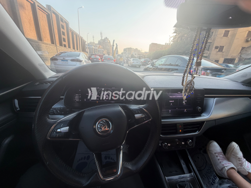 سكودا كاميك 2021 رمادي غامق أوتوماتيك مستعملة للبيع في مصر الجديدة - 4