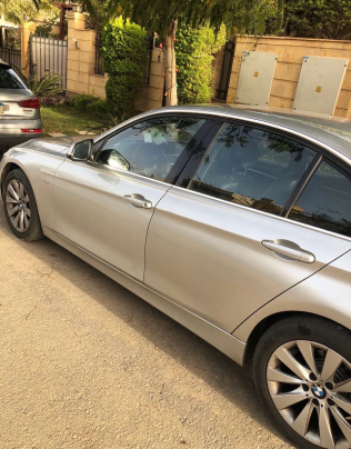 بي ام دبليو 318 2017 فضي أوتوماتيك مستعملة للبيع في الجيزة