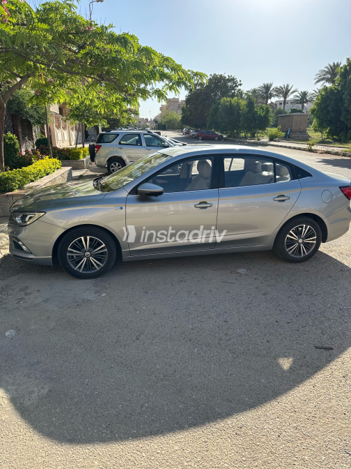 MG 5 2025 Silver CVT Used for Sale in Cairo - 1