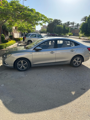 ام جى 5 2025 فضي CVT مستعملة للبيع في القاهرة