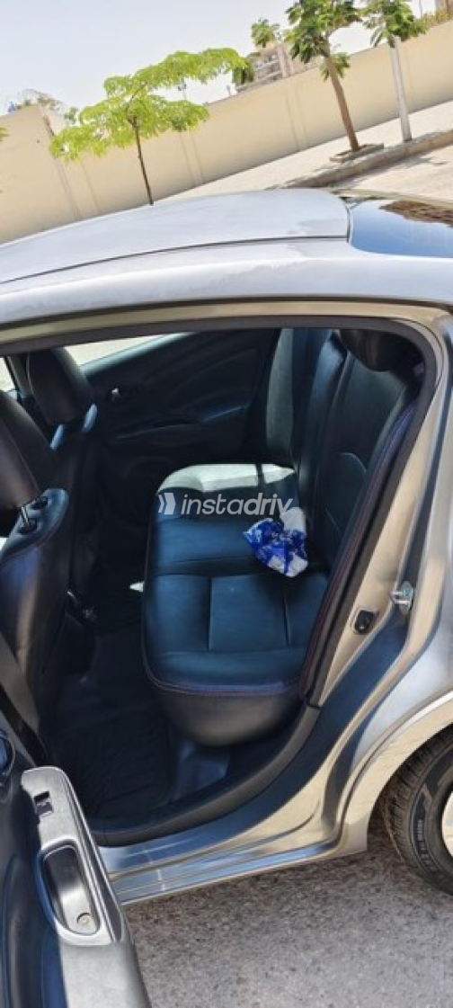 Nissan Sunny 2013 Gray Automatic Used for Sale in Cairo - 5