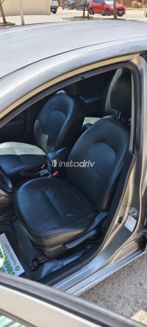 Nissan Sunny 2013 Gray Automatic Used for Sale in Cairo - 6