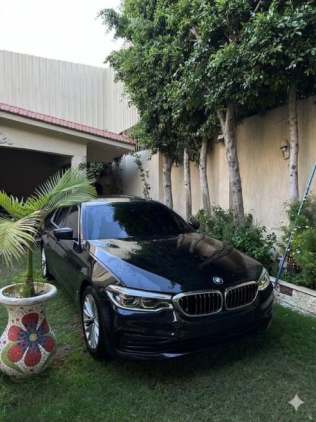 بي ام دبليو 520 2019 أسود أوتوماتيك مستعملة للبيع في الإسكندرية