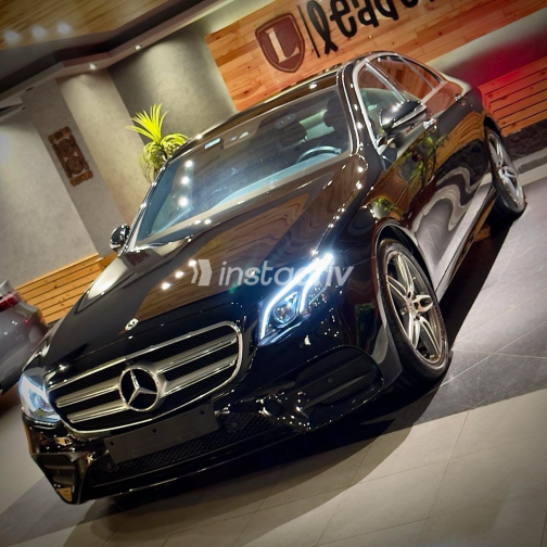 Mercedes E 300 2020 Black Automatic Used for Sale in Giza - 2