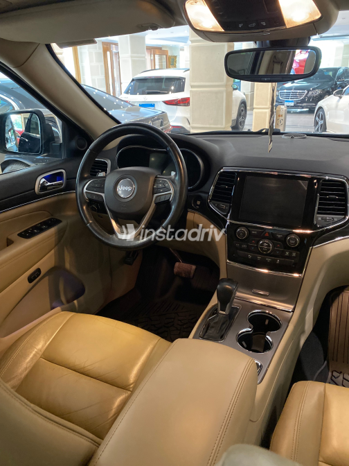 Jeep Grand Cherokee 2020 Black Automatic Used for Sale in Heliopolis - 5