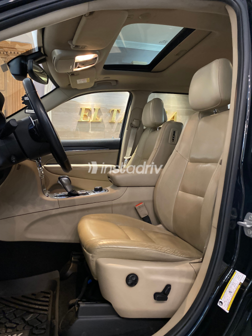 Jeep Grand Cherokee 2020 Black Automatic Used for Sale in Heliopolis - 7