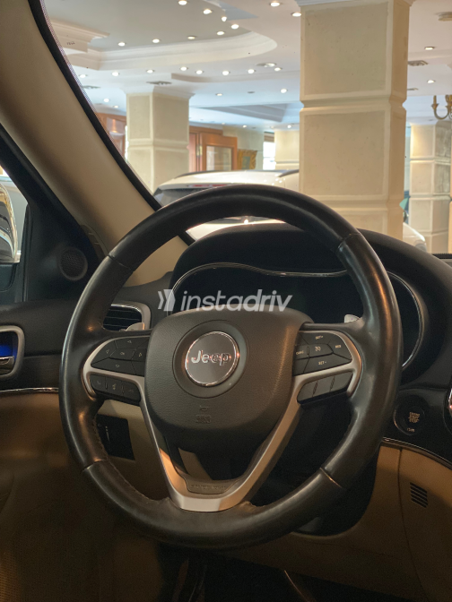 Jeep Grand Cherokee 2020 Black Automatic Used for Sale in Heliopolis - 8