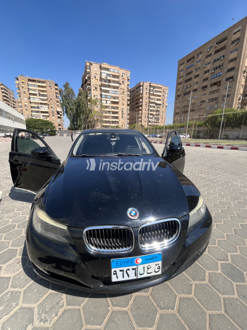 بي ام دبليو 316 2010 أسود أوتوماتيك مستعملة للبيع في مصر الجديدة - 4