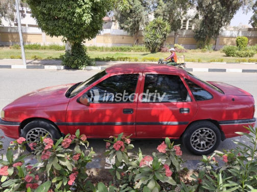 Opel Vectra 1994 Red Manual Used for Sale in Heliopolis - 1