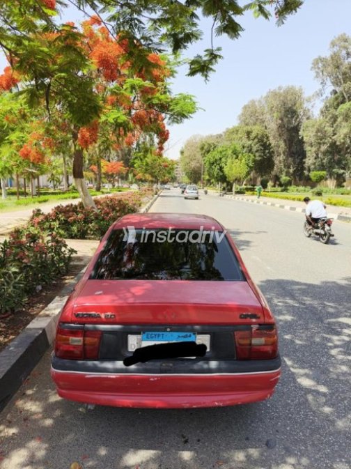 Opel Vectra 1994 Red Manual Used for Sale in Heliopolis - 3