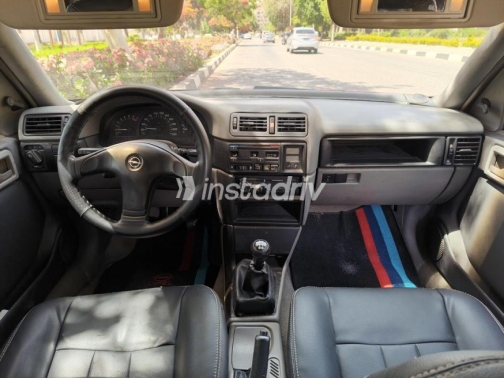 Opel Vectra 1994 Red Manual Used for Sale in Heliopolis - 9
