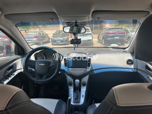 Chevrolet Cruze 2010 White Automatic Used for Sale in Madinaty - 5