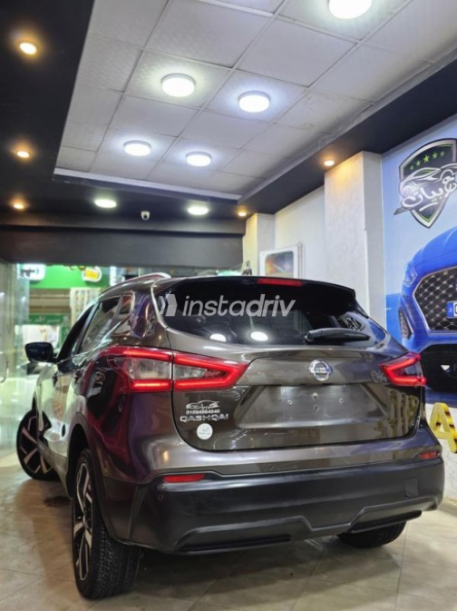 Nissan Qashqai 2018 Brown Automatic Used for Sale in El Mahalla - 4