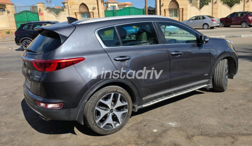 كيا سبورتاج 2019 رمادي غامق أوتوماتيك مستعملة للبيع في بورسعيد - 3
