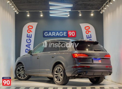 اودي Q7 2024 رمادي أوتوماتيك مستعملة للبيع في القاهرة - 5