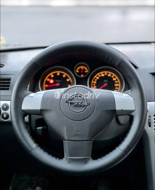 Opel Astra 2009 Dark Gray Automatic Used for Sale in Heliopolis - 2