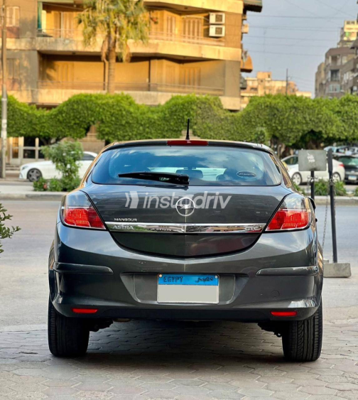 Opel Astra 2009 Dark Gray Automatic Used for Sale in Heliopolis - 6