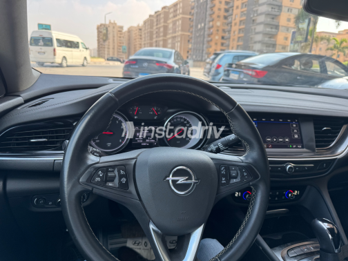اوبل أنسيجنيا 2019 أبيض أوتوماتيك مستعملة للبيع في المعادى - 3