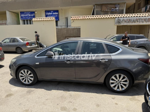 Opel Astra 2013 Dark Gray Automatic Used for Sale in Cairo - 6