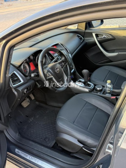 Opel Astra 2013 Dark Gray Automatic Used for Sale in Cairo - 10