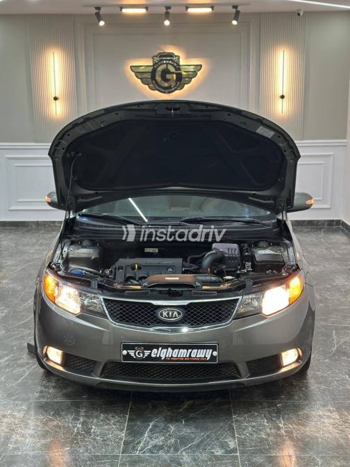 Kia Forte 2010 Beige Automatic Used for Sale in Greater Cairo ( Cairo + Giza) - 4