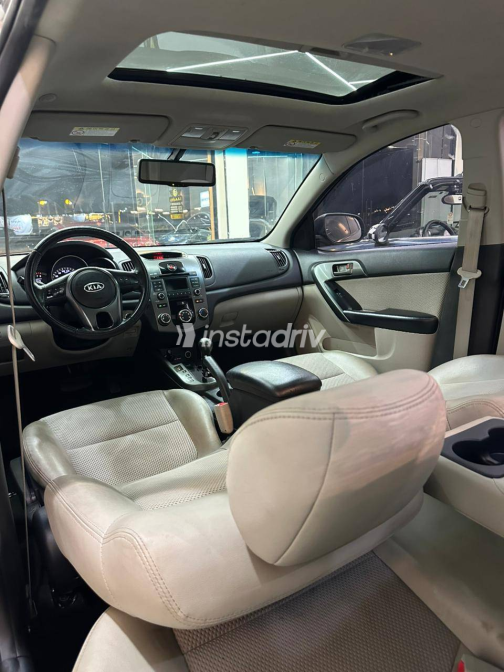 Kia Forte 2010 Beige Automatic Used for Sale in Greater Cairo ( Cairo + Giza) - 6