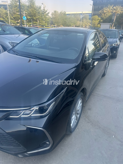 تويوتا كورولا 2023 أسود CVT مستعملة للبيع في القاهرة - 2