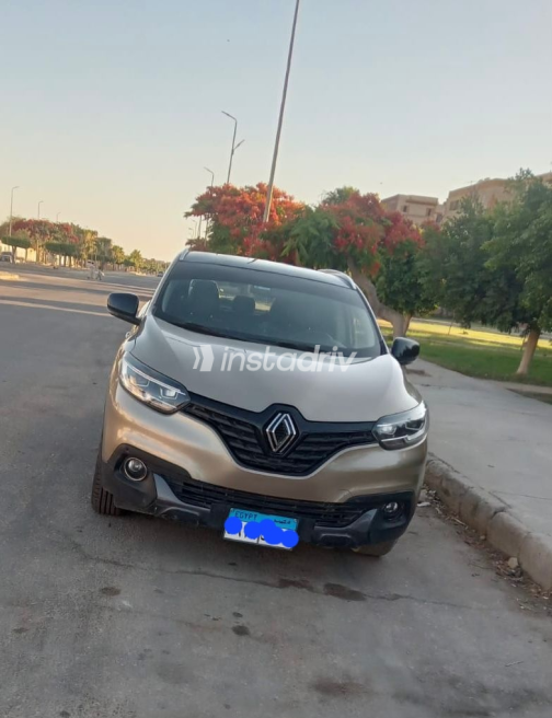 Renault Kadjar 2018 Gold Automatic Used for Sale in Beheira - 8