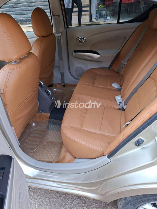 Nissan Sunny 2024 Gold Automatic Used for Sale in Cairo - 1