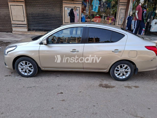 Nissan Sunny 2024 Gold Automatic Used for Sale in Cairo - 8
