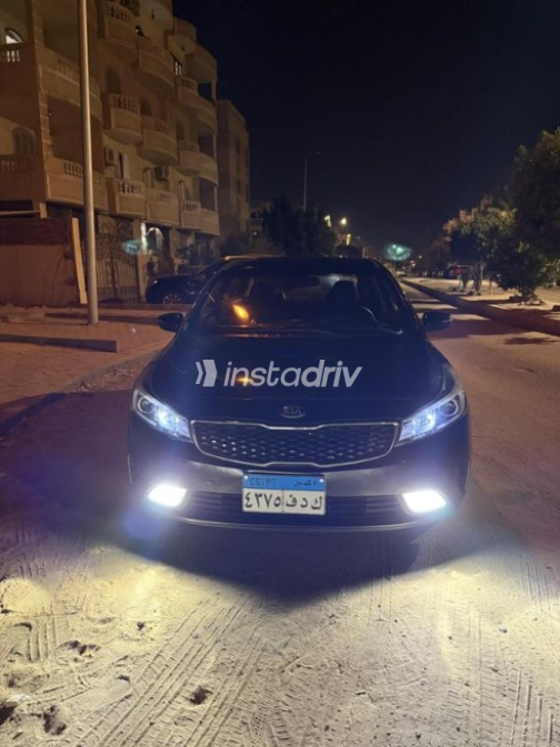 كيا K3 2018 أسود أوتوماتيك مستعملة للبيع في العبور - 2
