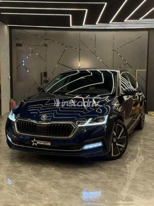 سكودا اوكتافيا 2022 أزرق غامق أوتوماتيك مستعملة للبيع في السويس‎ - 2