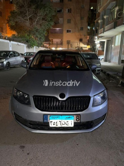 سكودا اوكتافيا A7 2015 فضي أوتوماتيك مستعملة للبيع في المعادى - 1